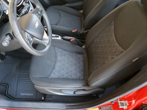 Used 2020 Chevrolet Spark LT image 39