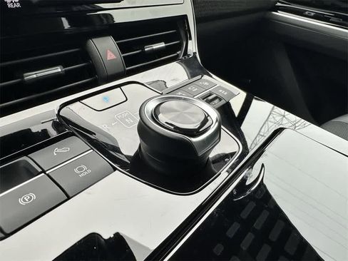 Certified 2024 Subaru Solterra Touring w/ Touring Package image 18