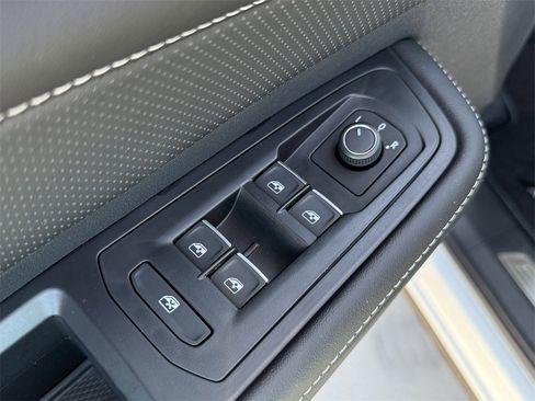 New 2026 Volkswagen Atlas SE image 10