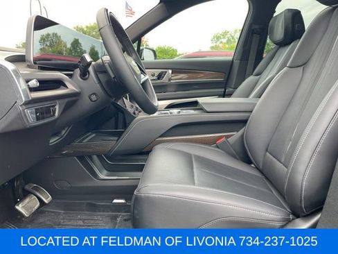Used 2026 Cadillac Vistiq Sport w/ LPO, Floor Liner Package AWD/4WD image 6