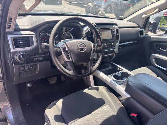 Used 2017 Nissan Titan SV AWD/4WD image 12