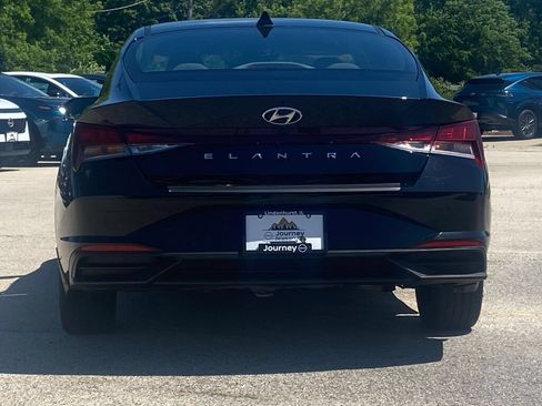 Used 2023 Hyundai Elantra SEL w/ Convenience Package FWD image 10