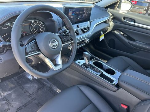 New 2025 Nissan Altima 2.5 SR w/ SR Premium Package image 17