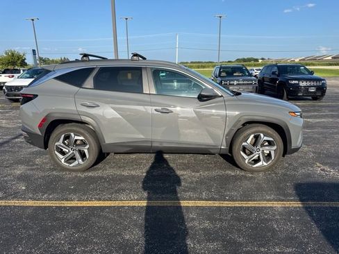 Used 2024 Hyundai Tucson SEL w/ Convenience Package AWD/4WD image 2
