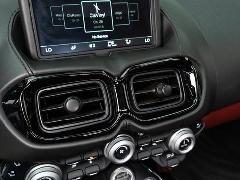 Used 2021 Aston Martin V8 Vantage Roadster RWD image 82