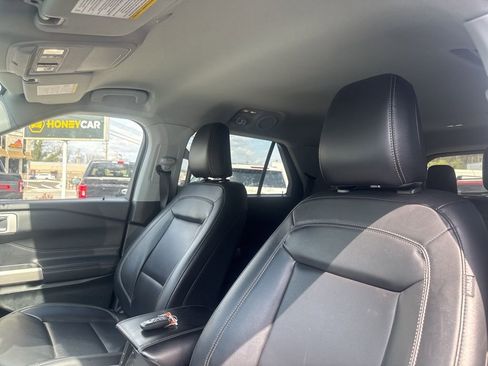 Used 2023 Ford Explorer XLT w/ Equipment Group 202A image 16