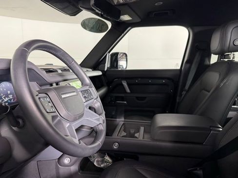 Used 2024 Land Rover Defender 110 X-Dynamic SE image 34