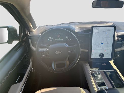 Used 2023 Ford Expedition Platinum image 24