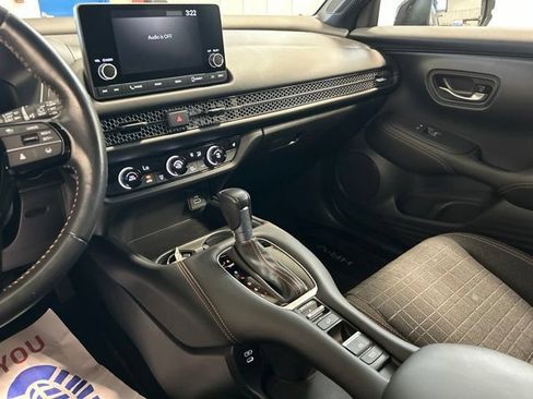 Certified 2025 Honda HR-V Sport image 28