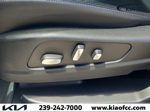 Used 2021 Cadillac XT6 Premium Luxury AWD/4WD image 29