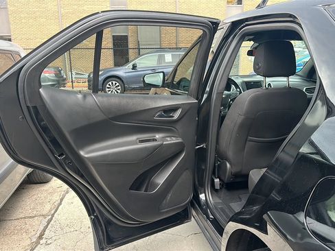 Used 2019 Chevrolet Equinox LT AWD/4WD image 17