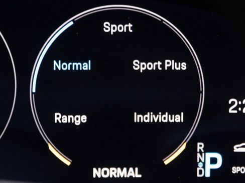 Used 2023 Porsche Taycan GTS image 87