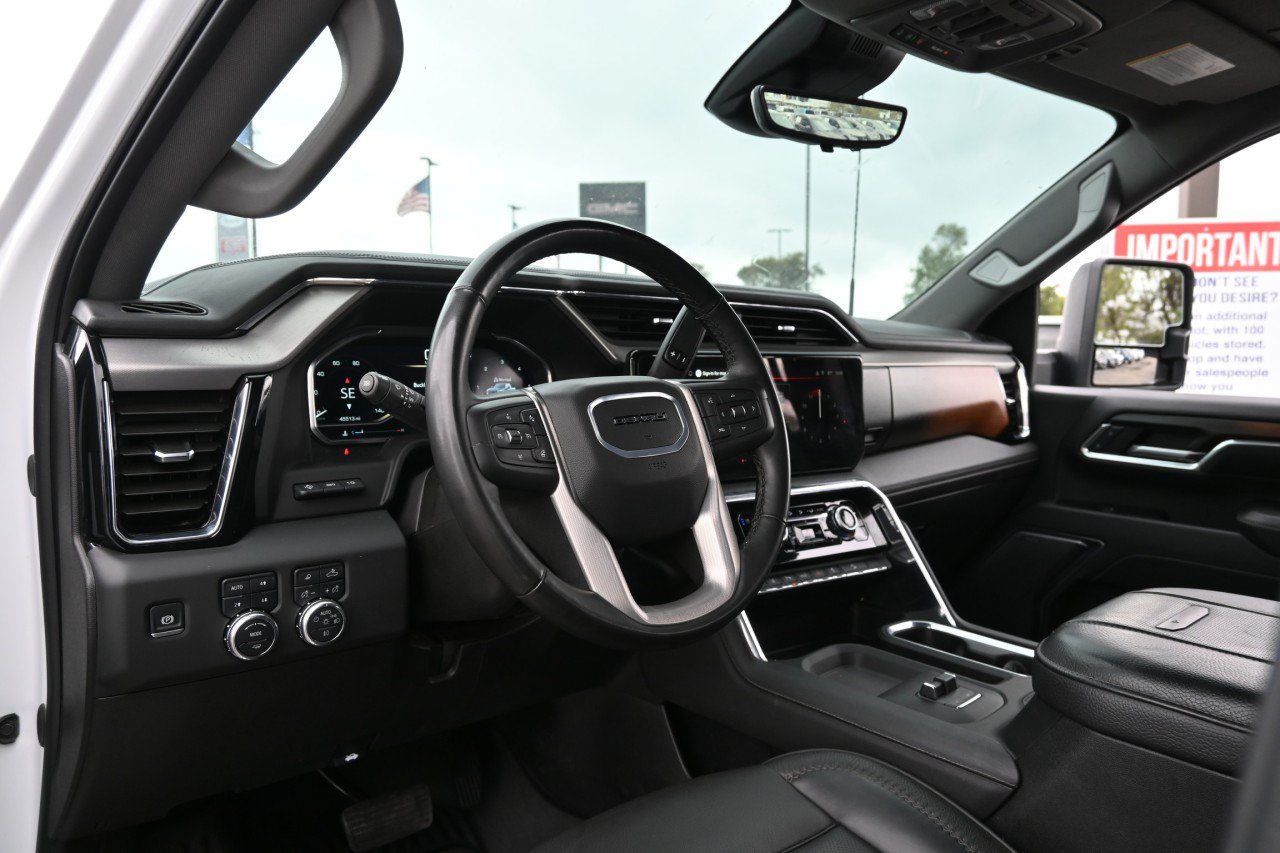 Used 2025 GMC Sierra 2500 Denali w/ Technology Package AWD/4WD image 17