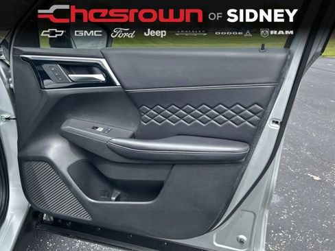 Used 2025 Mitsubishi Outlander 4WD Plug-In Hybrid image 24