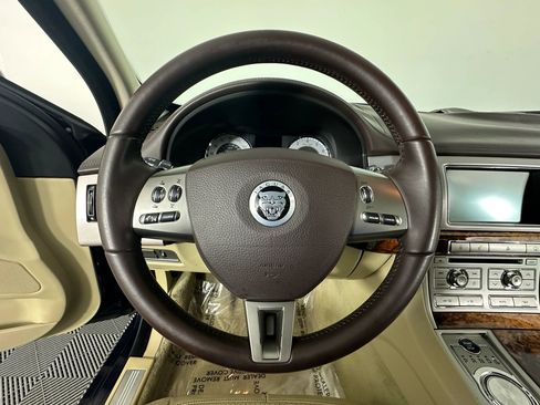 Used 2009 Jaguar XF Premium image 31