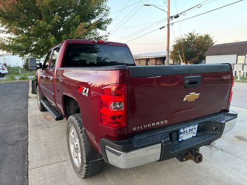 Used 2014 Chevrolet Silverado 2500 LT w/ Custom Sport Truck Package AWD/4WD image 4