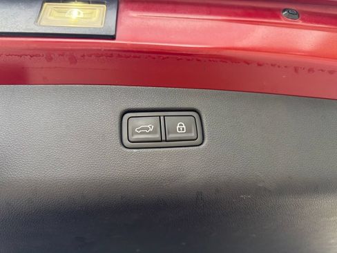Used 2022 Genesis GV70 3.5T Sport w/ Sport Prestige Package AWD/4WD image 19