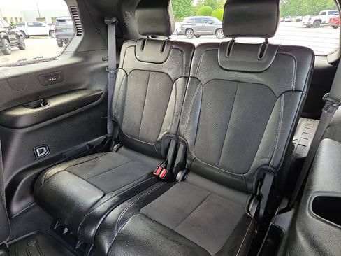 Used 2024 Jeep Grand Cherokee L Altitude AWD/4WD image 10