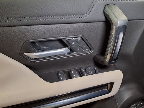 New 2026 GMC Hummer EV 4x4 Crew Cab image 16