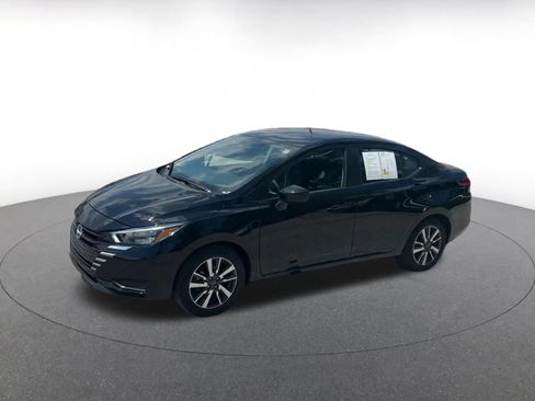Used 2025 Nissan Versa SV FWD image 8