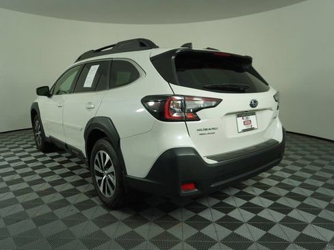 Certified 2025 Subaru Outback Premium w/ Popular Package #1A image 5