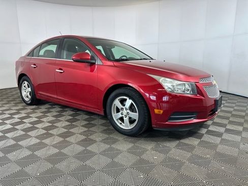 Used 2011 Chevrolet Cruze LT image 2