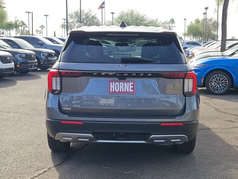 Used 2025 Ford Explorer Active w/ Active Comfort Package image 6