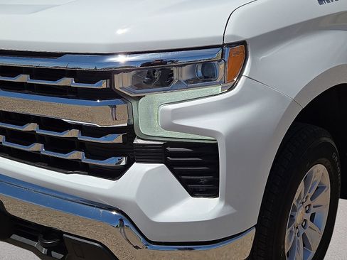 Used 2026 Chevrolet Silverado 1500 LT AWD/4WD image 9