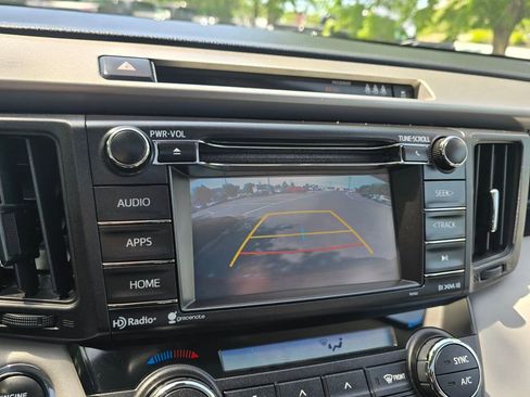 Used 2018 Toyota RAV4 XLE AWD/4WD image 27