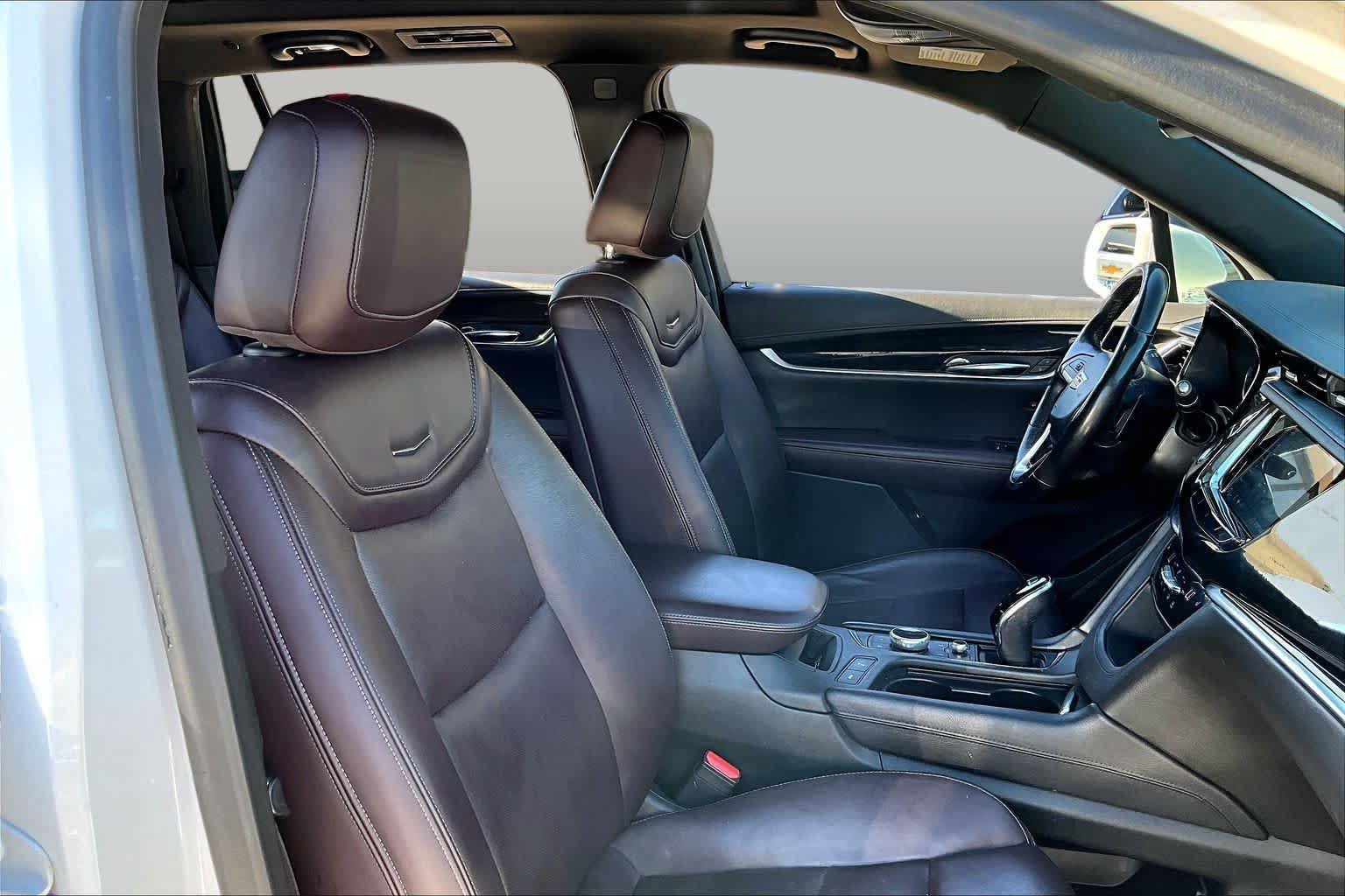 Used 2020 Cadillac XT6 Premium Luxury FWD image 9