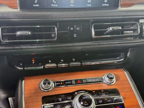 Used 2024 Lincoln Aviator Reserve RWD image 23