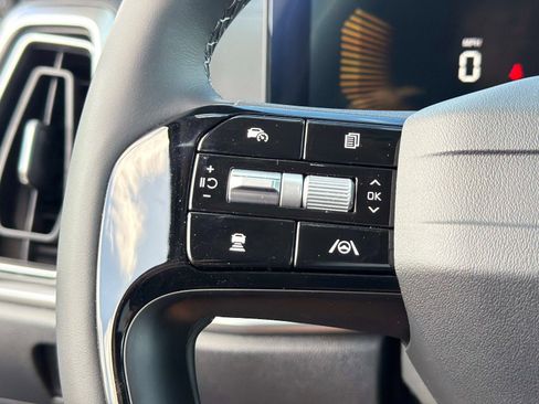 New 2026 Kia Sorento LX FWD image 30