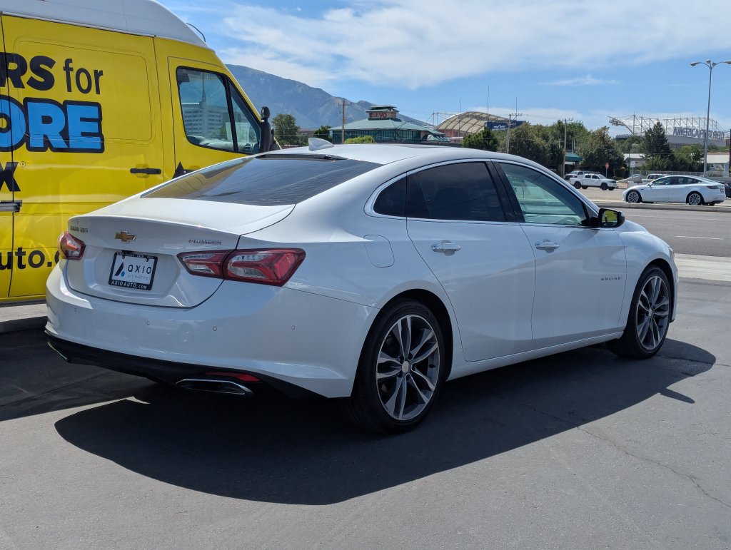Used 2019 Chevrolet Malibu Premier w/ Sun and Wheel Package FWD image 4