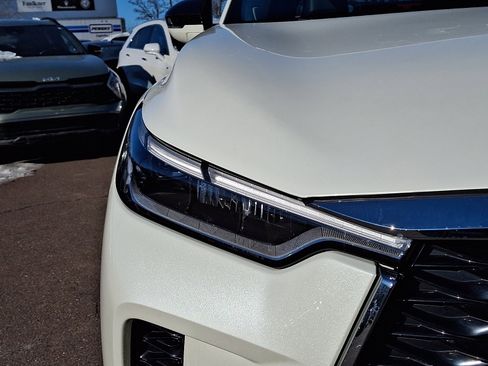 Certified 2025 INFINITI QX60 Luxe image 9