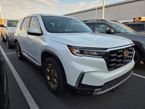Used 2024 Honda Pilot EX-L image 2