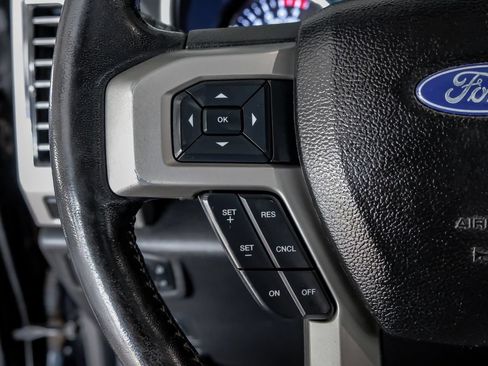 Used 2017 Ford F250 Lariat w/ Lariat Ultimate Package AWD/4WD image 16