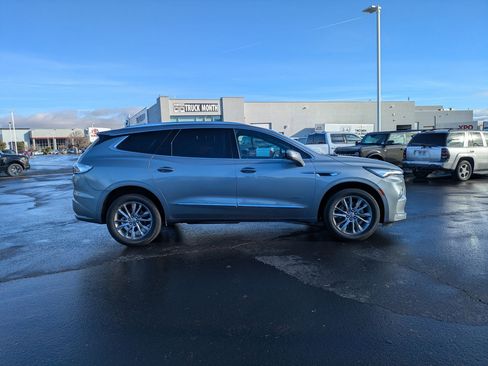 Used 2023 Buick Enclave Avenir w/ Avenir Technology Package image 2