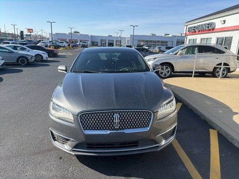 Used 2017 Lincoln MKZ Select image 11