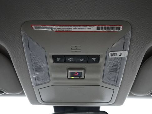 Used 2020 Toyota RAV4 LE w/ All Weather Liner Package AWD/4WD image 17