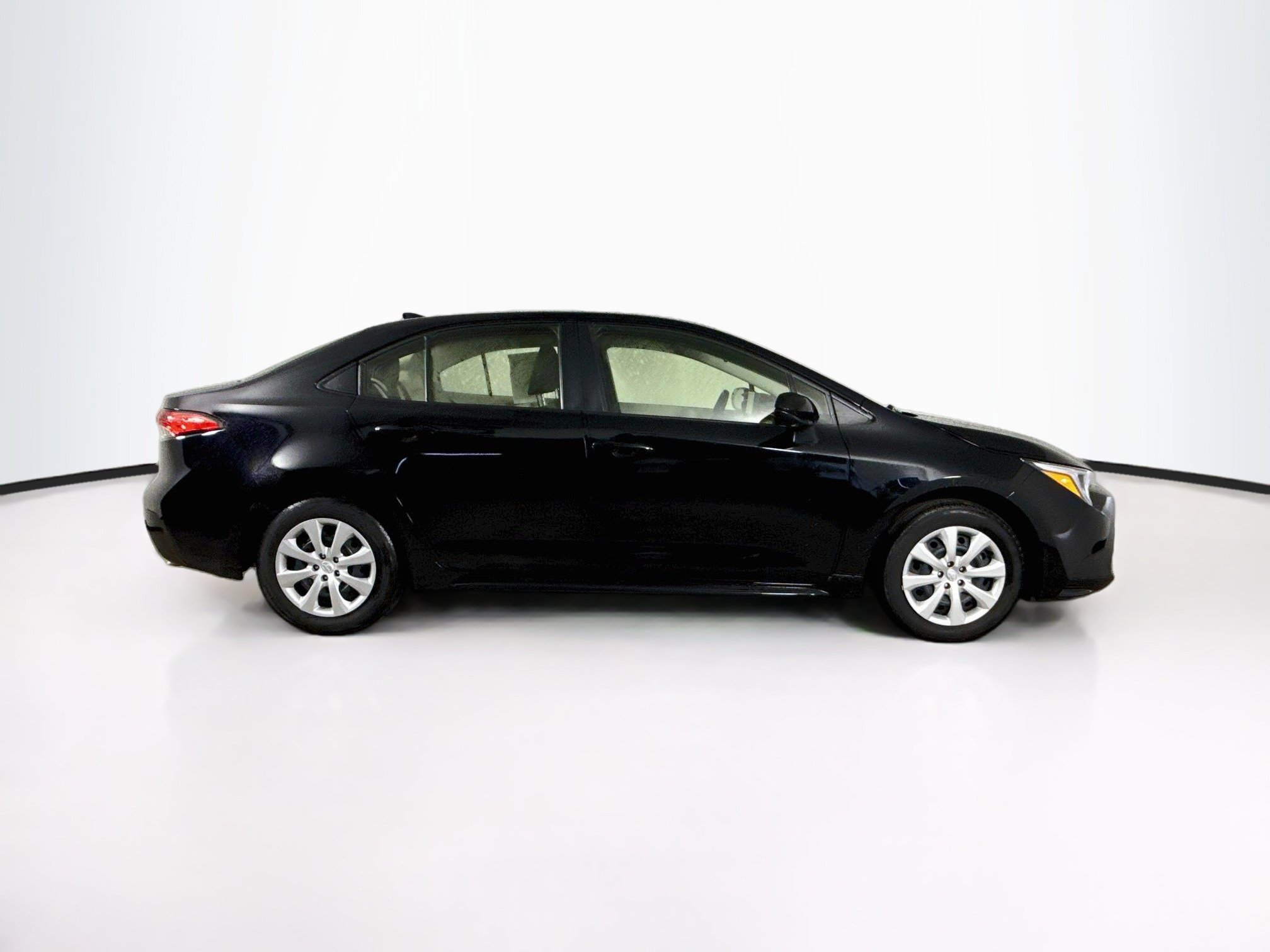 Used 2026 Toyota Corolla LE FWD image 2