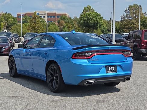 Used 2023 Dodge Charger SXT w/ Blacktop Package RWD image 4
