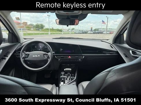 Used 2023 Kia Niro EX FWD image 15