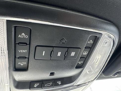 Used 2017 Jeep Grand Cherokee Trailhawk w/ Trailhawk Luxury Group image 40