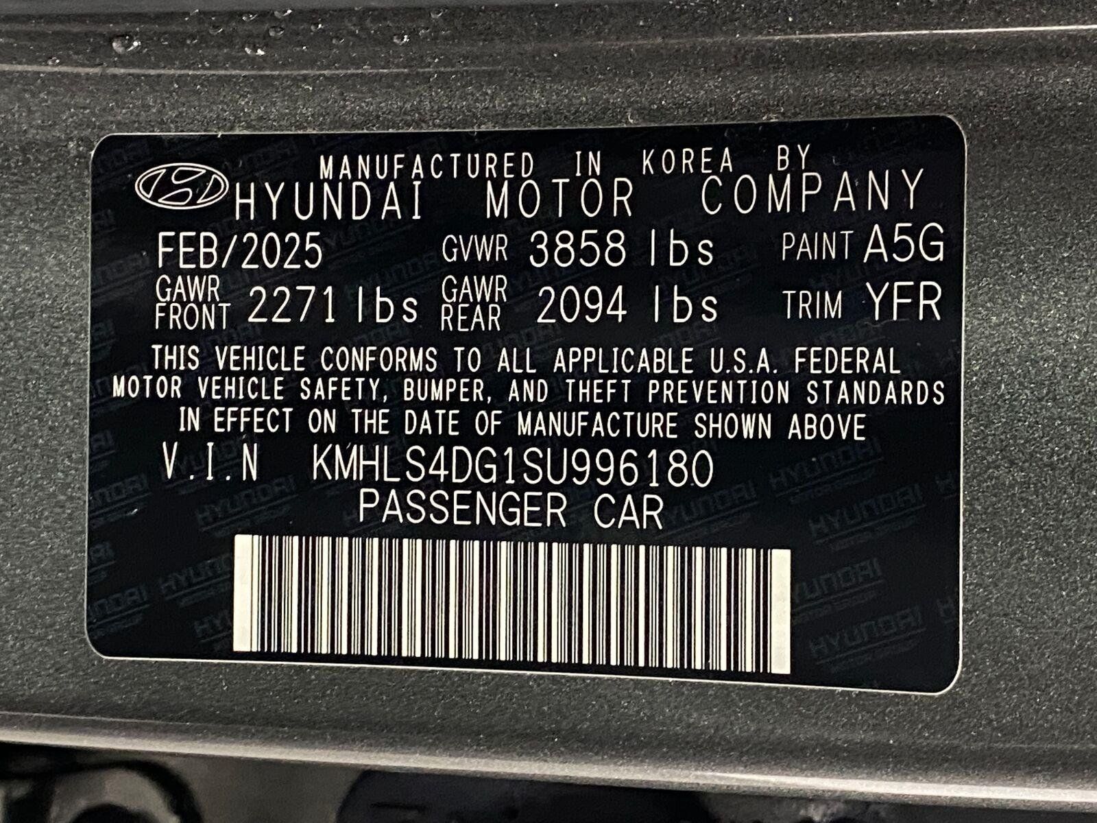 Used 2025 Hyundai Elantra SEL FWD image 35