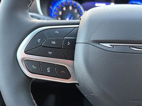 New 2027 Chrysler Pacifica Select FWD image 19