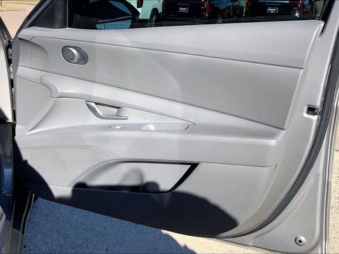 Used 2022 Hyundai Elantra SEL FWD image 38