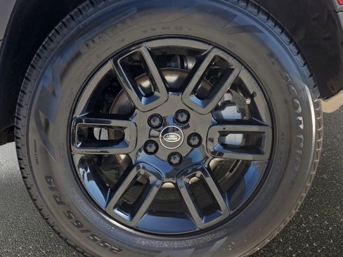 Used 2023 Land Rover Defender 110 S image 35