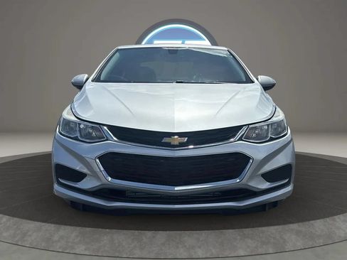Used 2018 Chevrolet Cruze LS FWD image 4