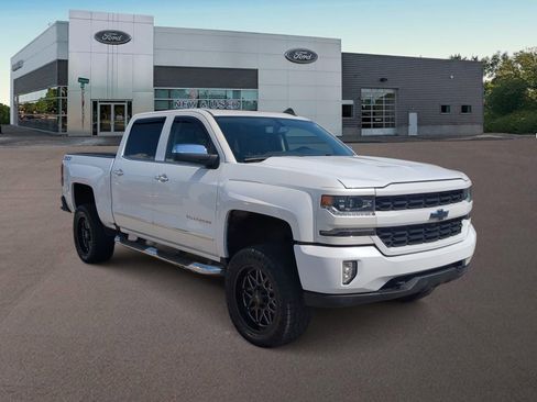 Used 2018 Chevrolet Silverado 1500 LTZ Z71 image 2