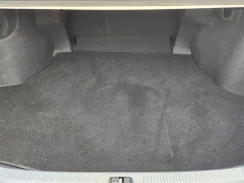 Used 2020 Toyota Camry LE image 21